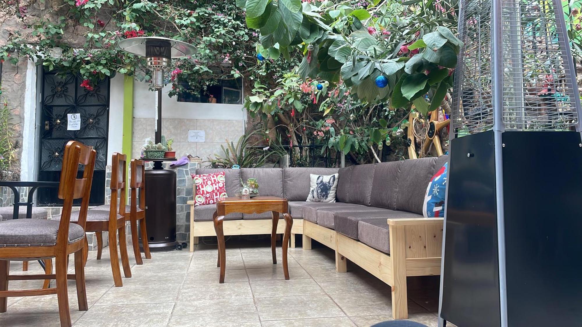 Blacky And (adults Only) Hostal